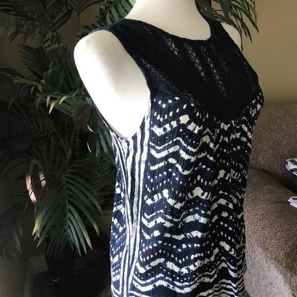 Lucky Brand Small sleeveless high low top - Picture 1 of 6